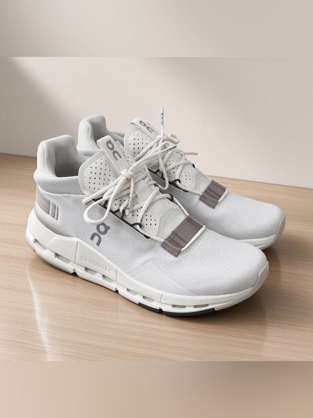 On Running Cloudnova 2 Mens 8.5 White Gray Strap CloudTec Shoes Women’s 10